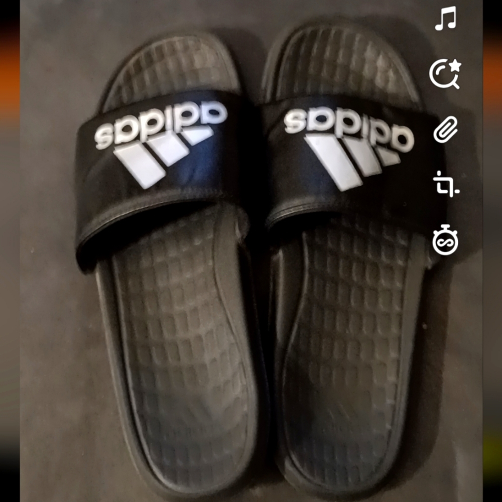 Adidas men's slide on.